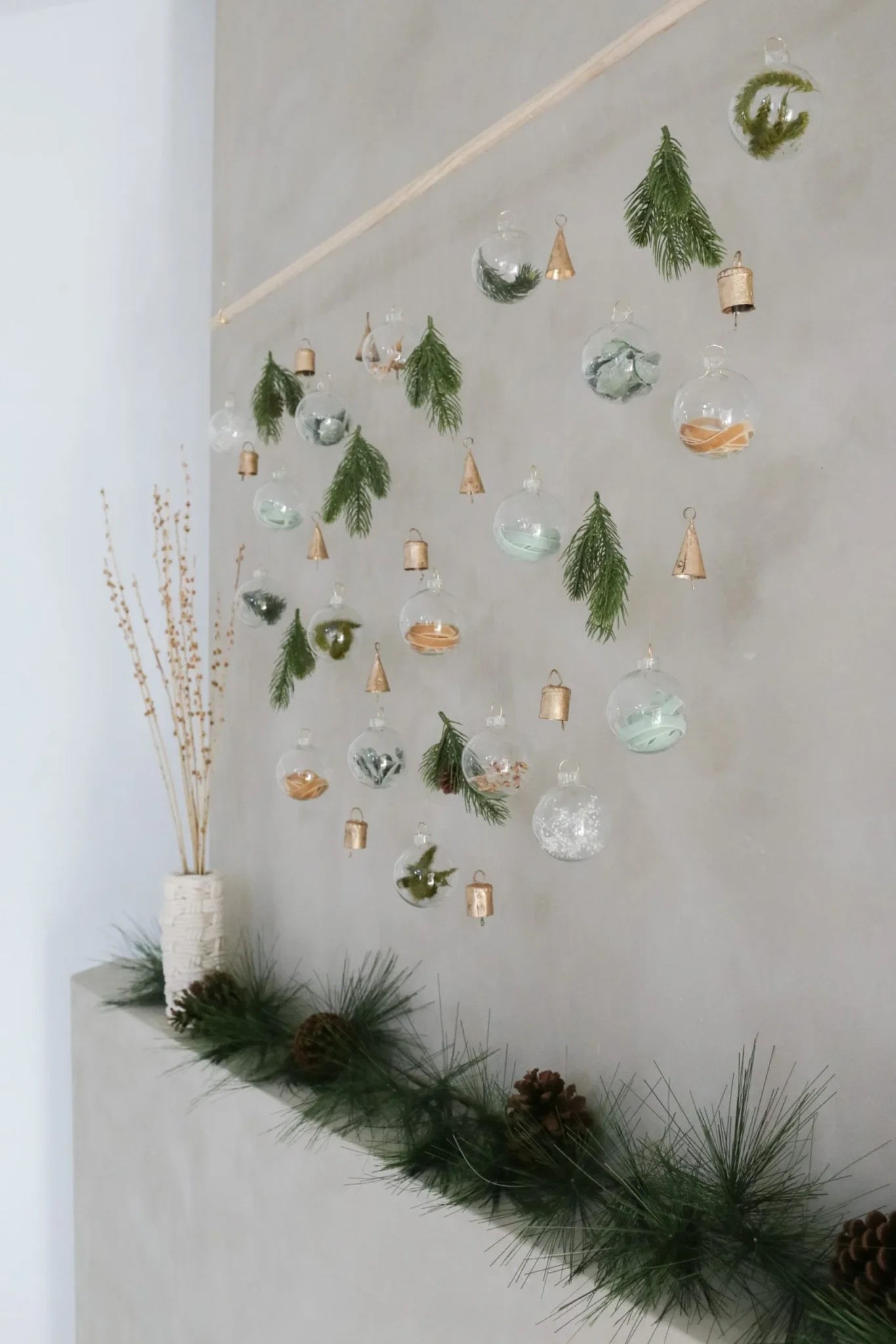 DIY Scandinavian Christmas Wall Hanging