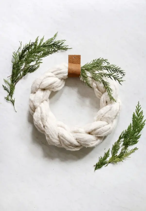 Natural Elegance: Cotton Wreath