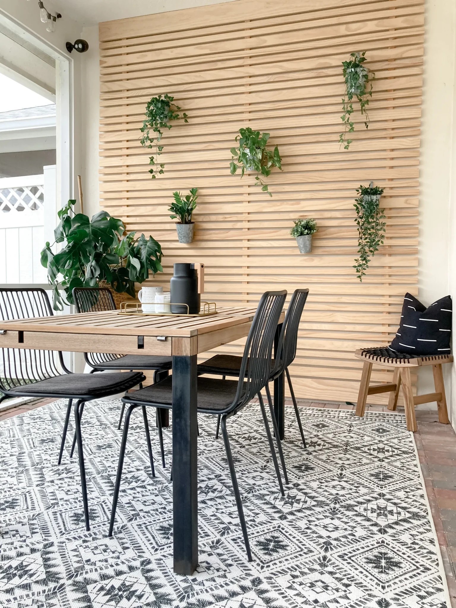 IKEA ÄPPLARÖ Patio Table: From Shabby to Chic