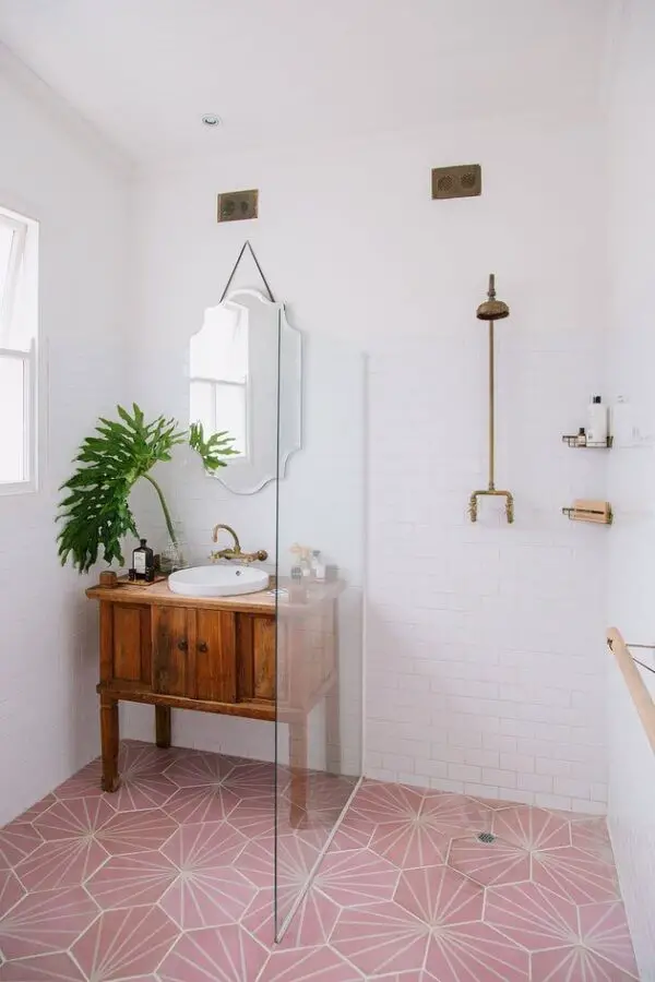 Small Bathroom with a Touch of Pink