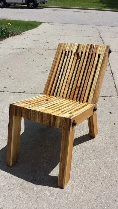 Reclined Pallet Wood Chair