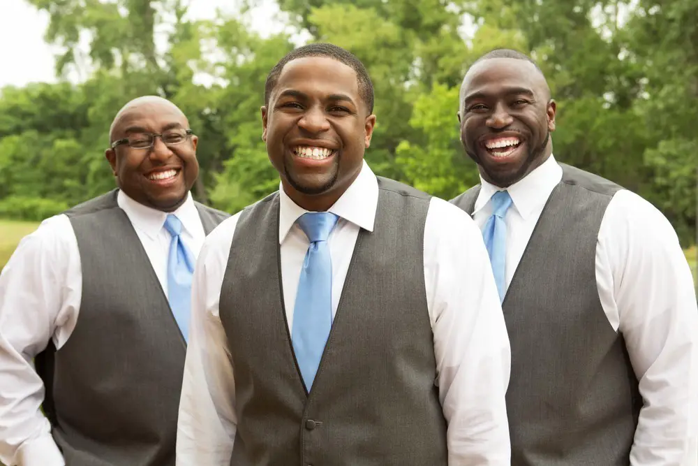 Helping Your Groomsmen with their Suits