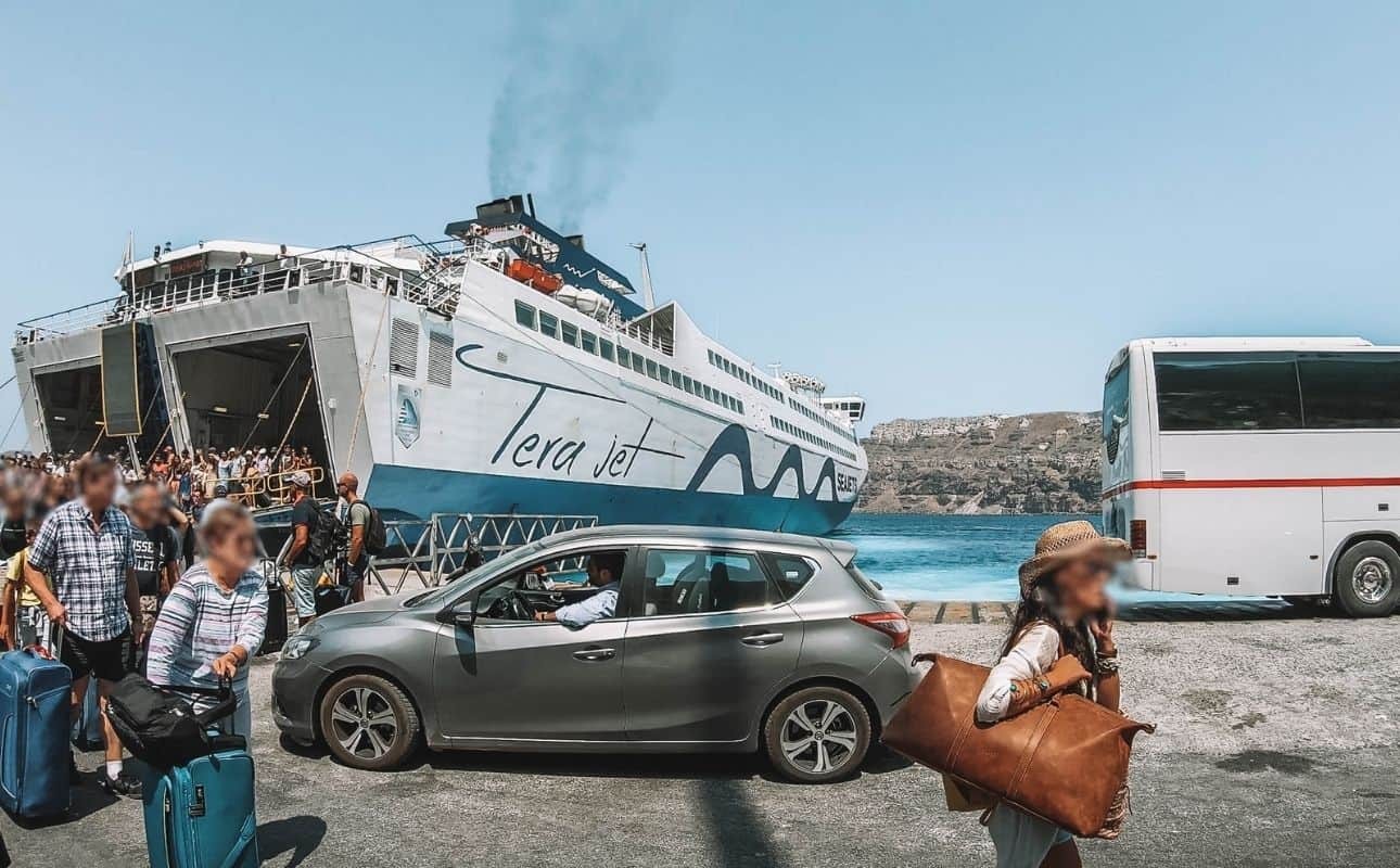 How early should you arrive at Santorini ferry port before departure?