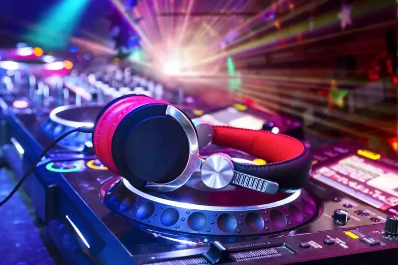 Other considerations in hiring a wedding DJ