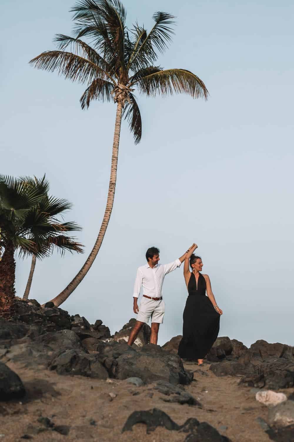 Cute beach picture ideas for couples