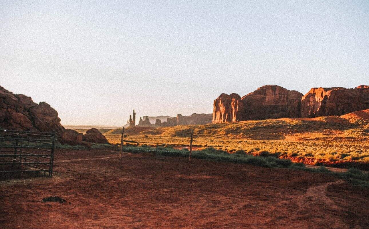 Where to stay to see the sunrise in Monument Valley