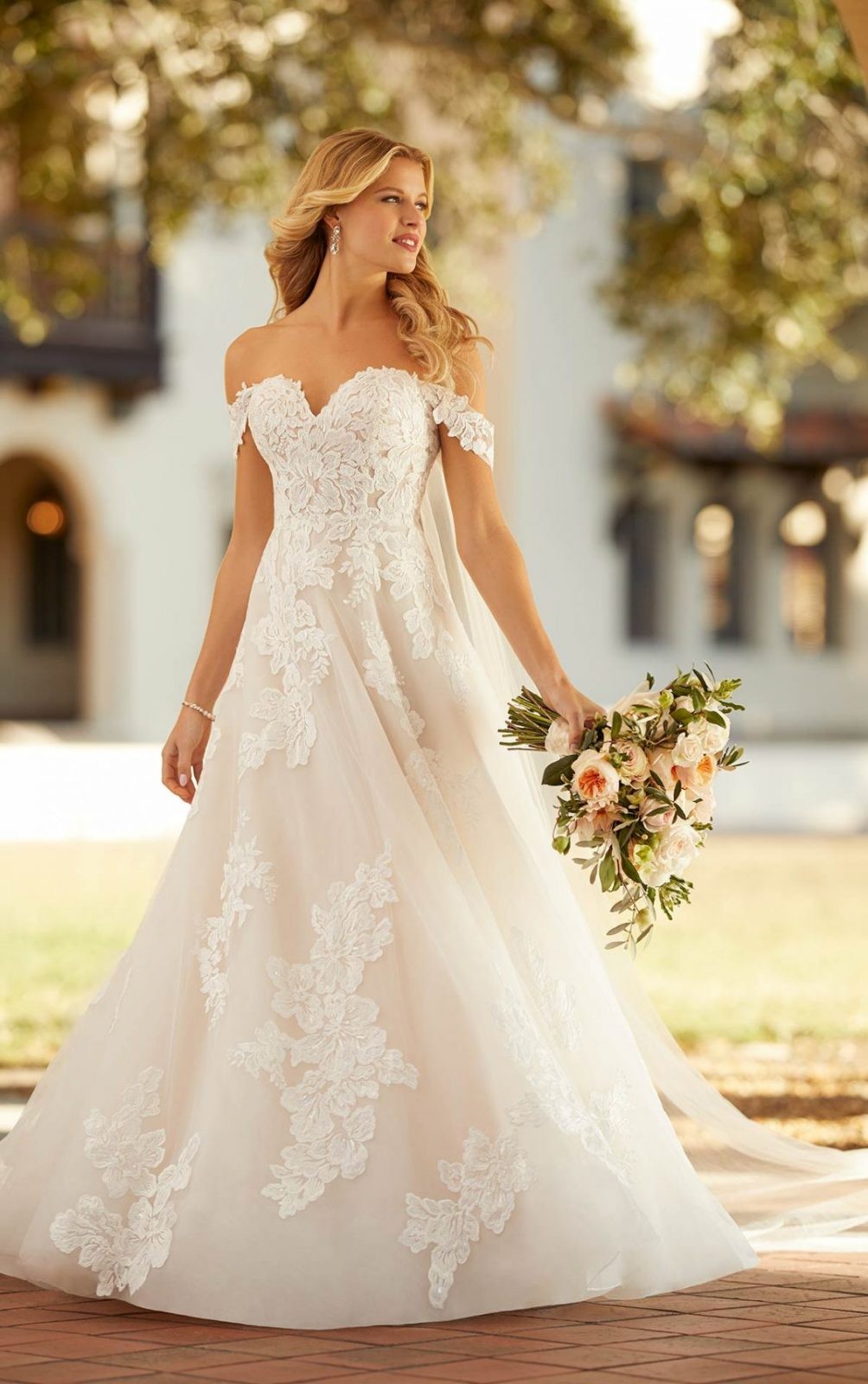 Off the Shoulder Lace Wedding Dresses