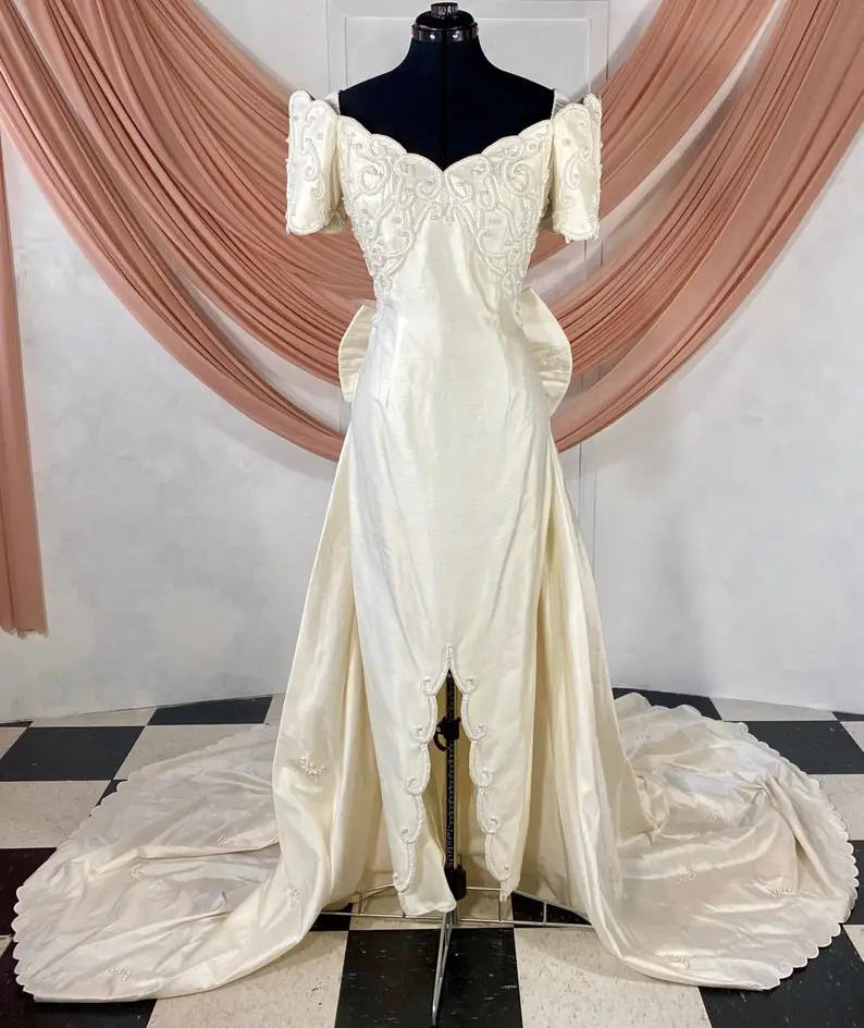 Vintage Off Shoulder Wedding Gowns