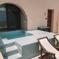 Comparison table of the best hotels in Fira Santorini Greece