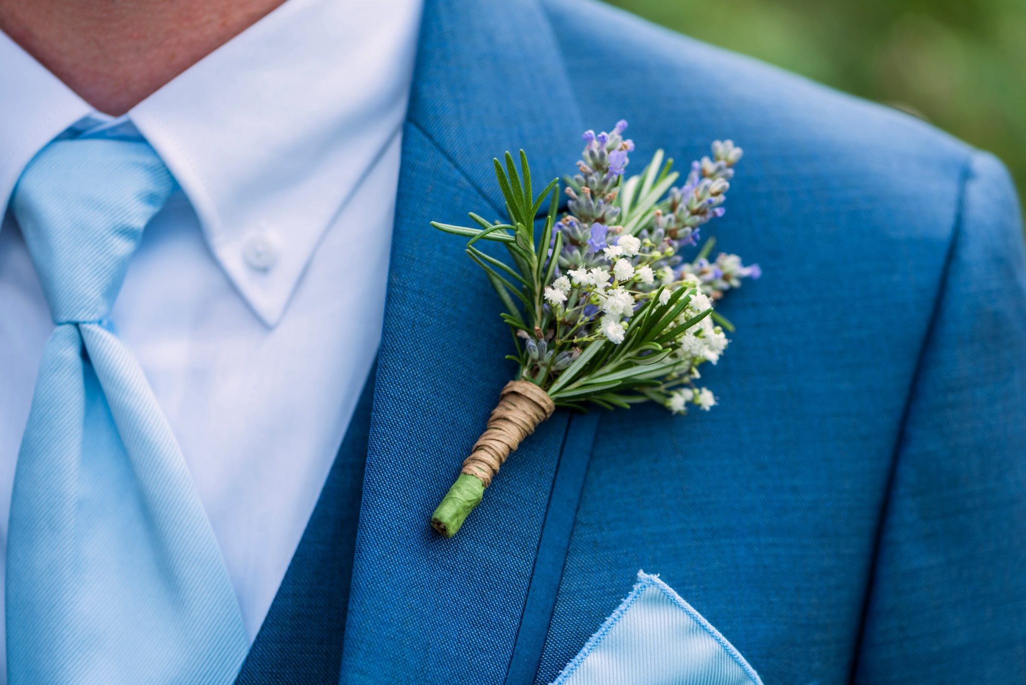 How to Make Your Own Wedding Boutonniere With Flowers