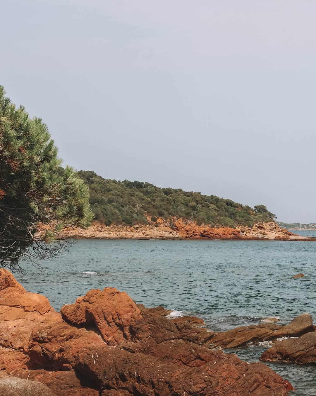 The cove between Palombaggia beach and Tamaricciu beach