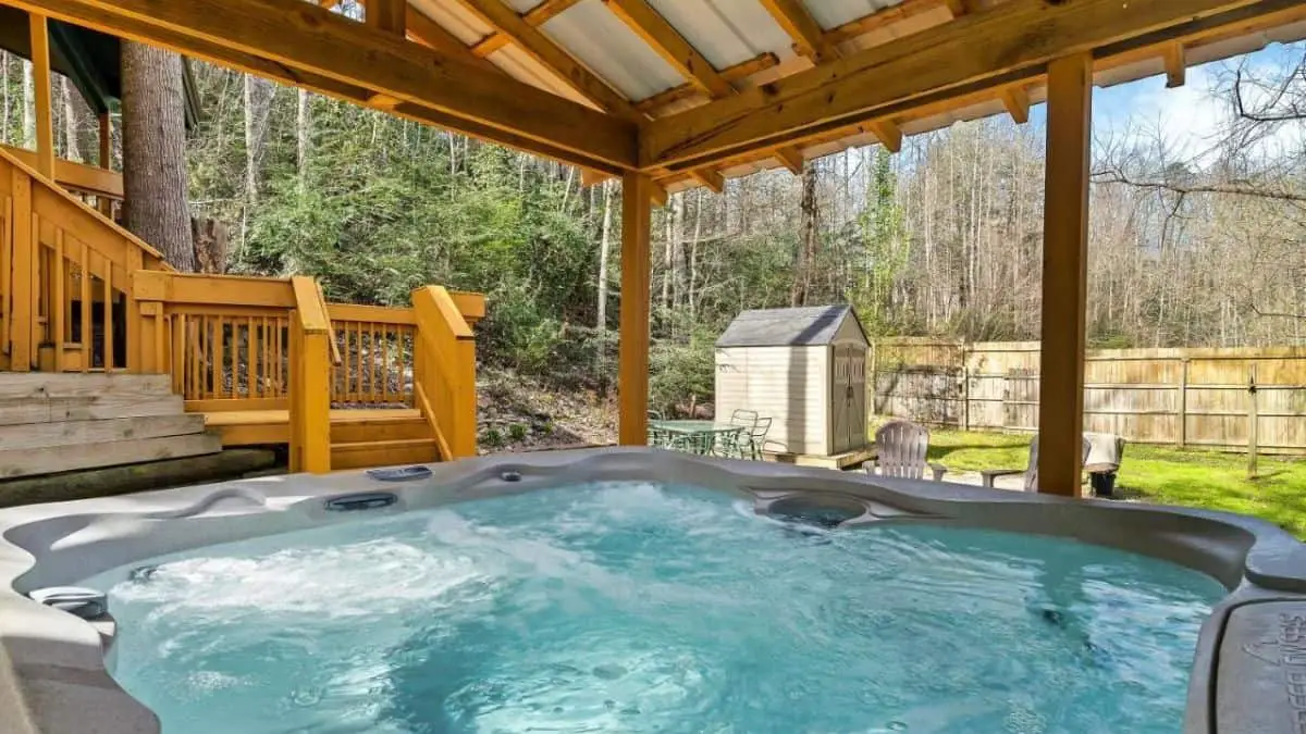 The Elegant Cabin With Hot Tub