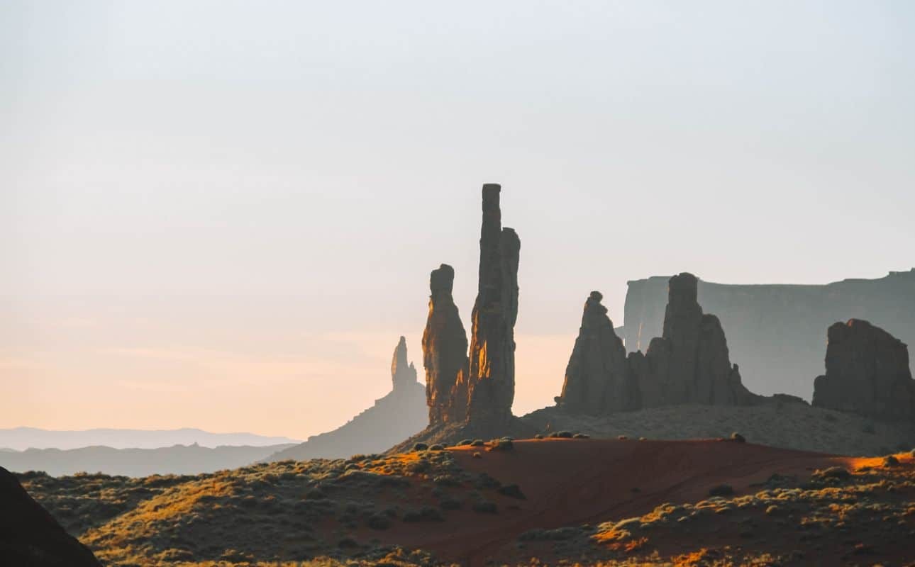 Taking a Monument Valley sunrise tour