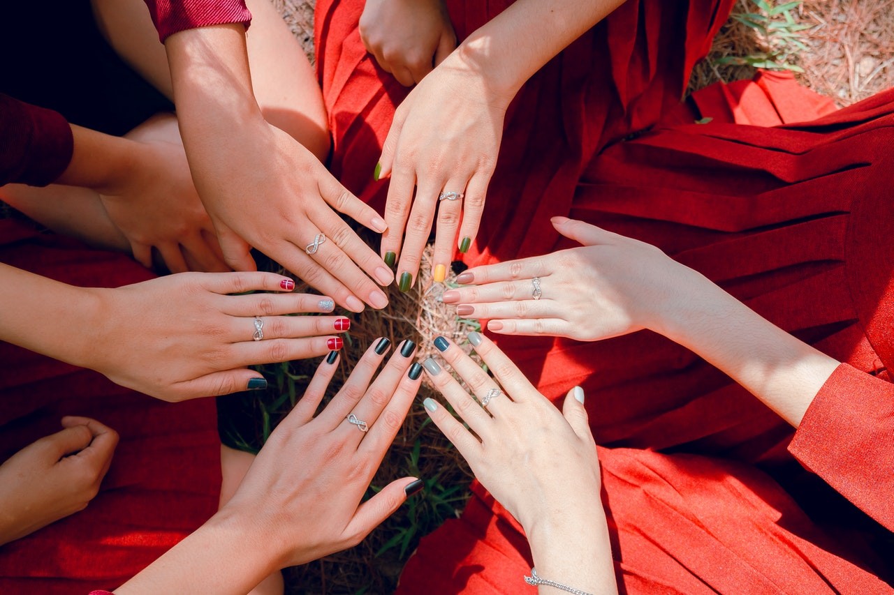 Do You Have to Wear Both Rings on the Same Finger?