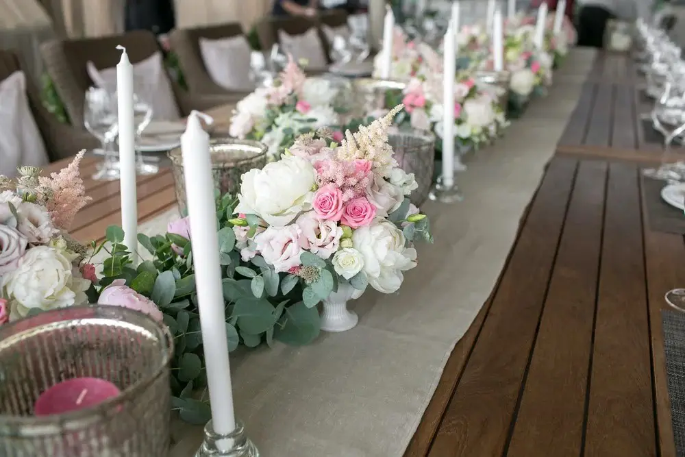 Best Wedding Reception Table Runner Ideas