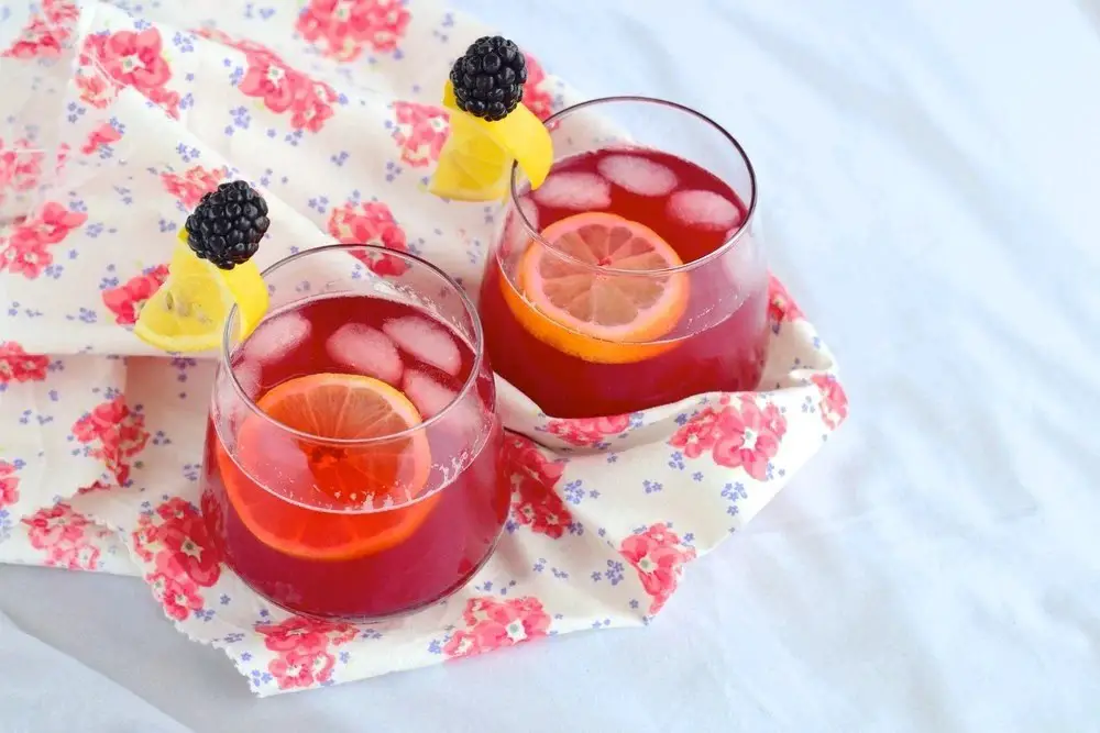 Boozy Blackberry Lemonade