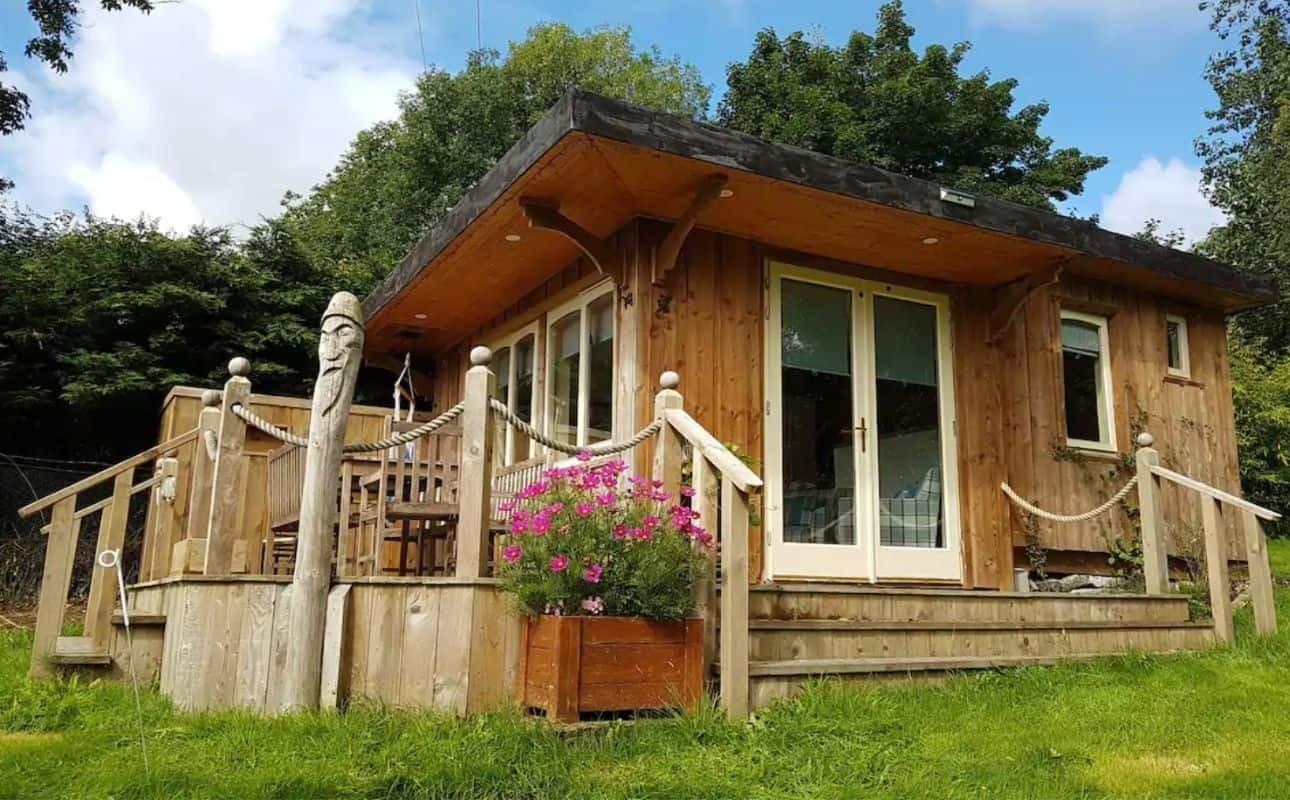 Tiny House Cabin, near Stratford