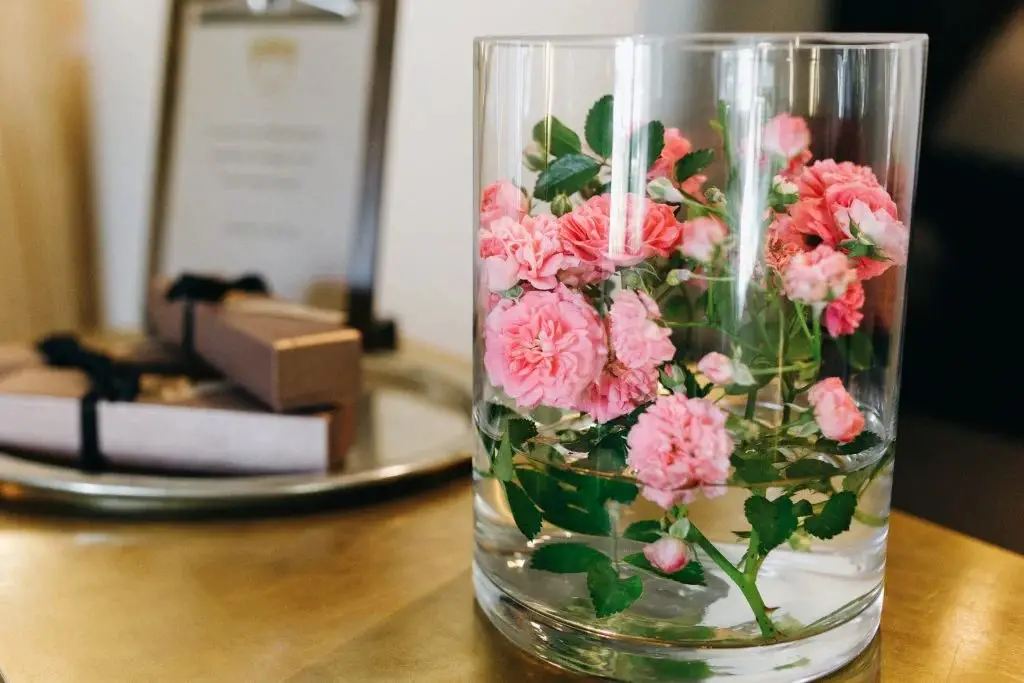 Step 7: Store Your Boutonniere in Water